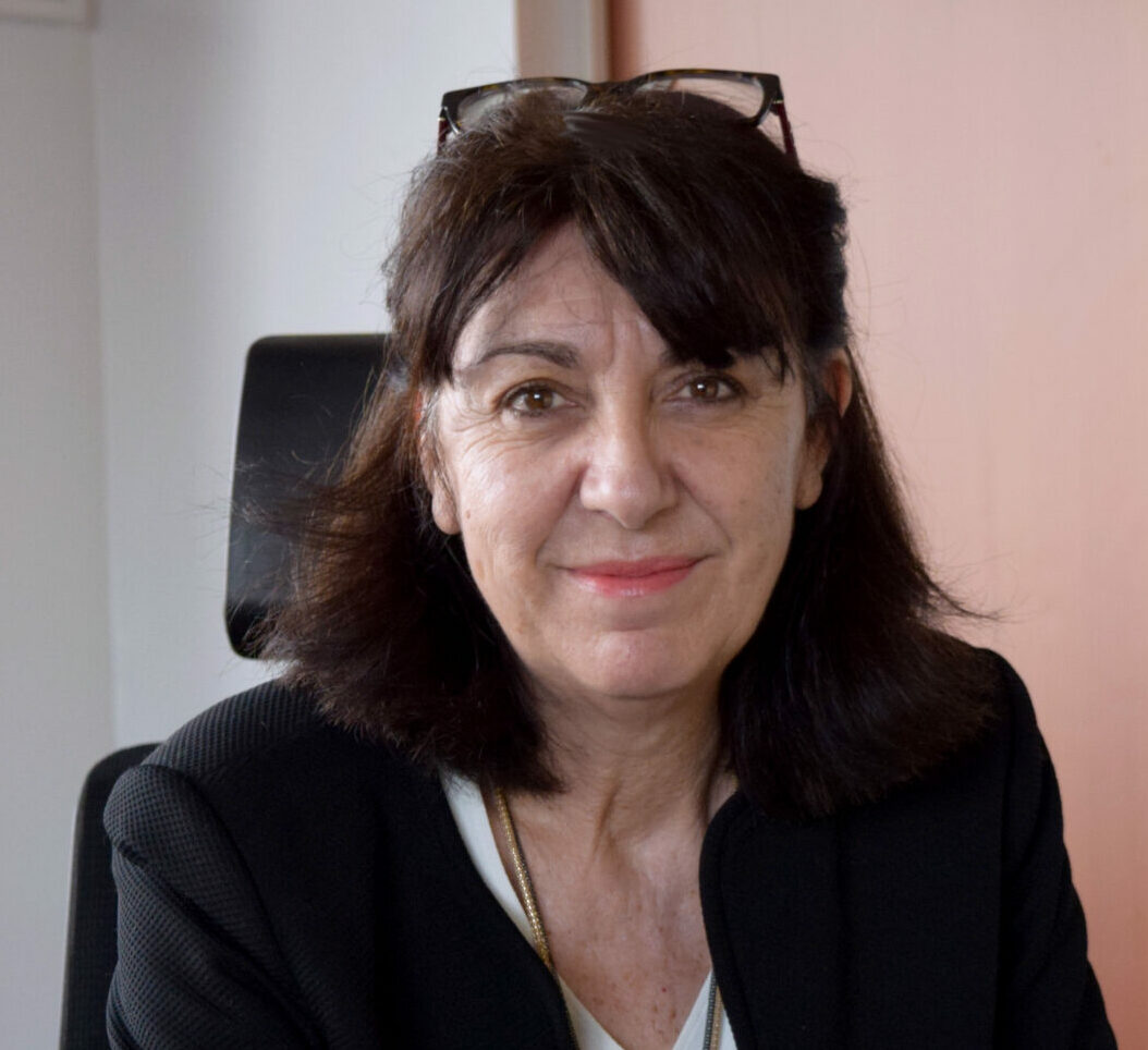 Corinne MESNIL